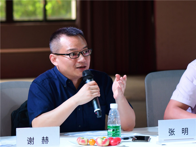 广西师范大学出版社美术馆馆长、美术分社总编辑张明出席签约仪式（秦念 摄）.JPG